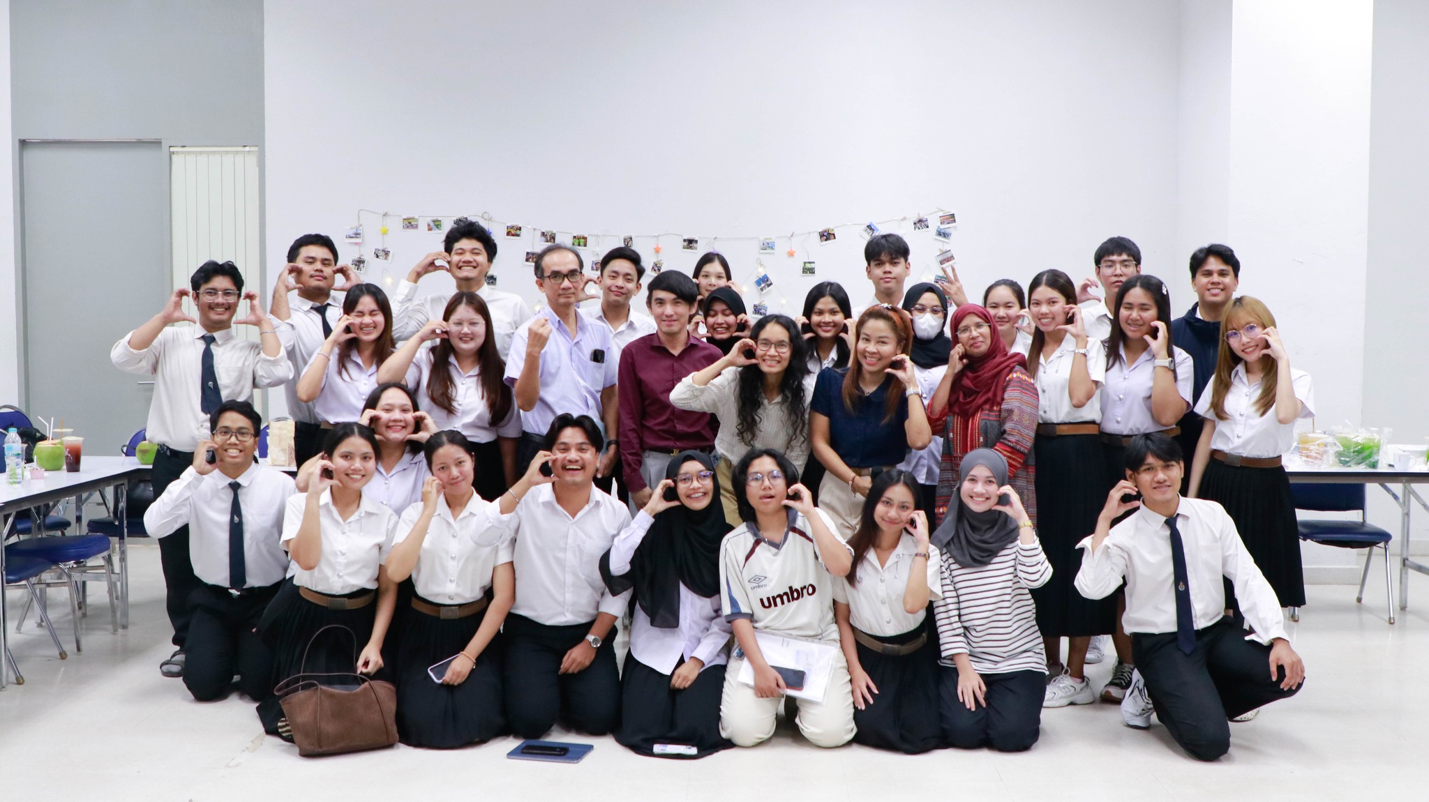 กิจกรรมนำเสนอผลงานวิจัยของนักศึกษาเศรษฐศาสตร์ธุรกิจเกษตร พร้อมทั้งกิจกรรม “จิบน้ำชาอำลา ศธก. รุ่นที่ 32”